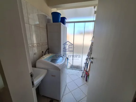 Imagem Excelente sobrado em condomínio fechado, pé na areia - Caraguatatuba/SP