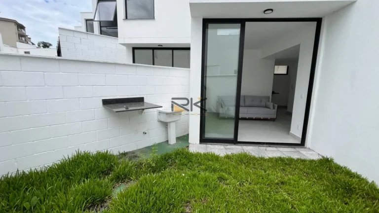 Imagem CASA EM CONDOMINIO À VENDA