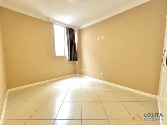 Imagem Apartamento à venda com 3 dormitórios sendo 1 suíte no Centro de Florianópolis/SC.