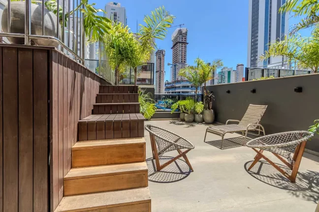 Imagem Apartamento com 3 suítes e 3 vagas de garagem no centro de Balneário Camboriú/SC