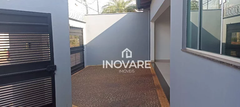 Imagem Casa com 3 dormitórios à venda, 260 m² por R$ 700.000 - Jardim Morumbi - Itumbiara/GO