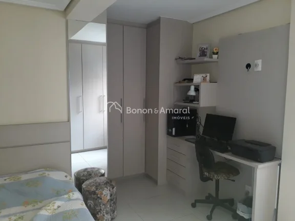 Imagem Espaçoso apartamento totalmente renovado, oferecendo 117m² de conforto e elegância. Com 3 quartos...