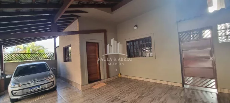 Imagem Sobrado de Alto Padrão, 4 Dormitórios, Sendo 2 Suítes e 1 com Closet, Porteira Fechada, Água Quente na Cozinha, Churrasqueira e fogão à Lenha no Centro de Ribeirão Pires-SP