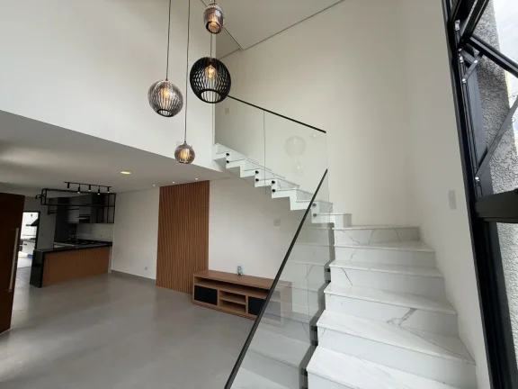 Imagem Casa Semi Mobiliada à Venda com Piscina e Suíte Nova Jaguarí