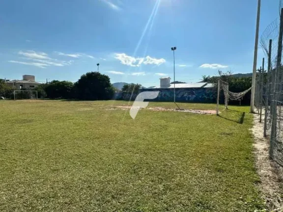 Imagem Casa com 3 dormitórios sendo 1 suíte e 2 vagas de garagem - Campeche, Florianópolis/SC