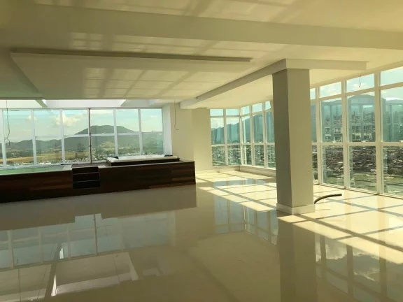 Imagem Cobertura Duplex, 5 dormitórios(5 S), 417m2 - Meia Praia - Itapema/SC