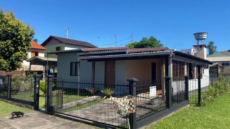 Excelente casa de 3 quartos sendo 1 suíte em Parobé