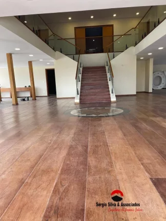 Imagem Casa Espetacular Para Venda em Condomínio Alto Padrão em Campos do Jordão.