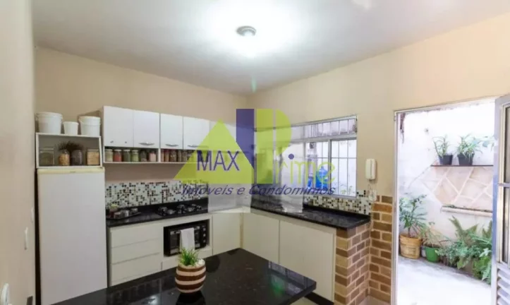 Imagem SOBRADO FRONTAL 60M²/02 DORMITÓRIOS COM 01 SUÍTE/VARANDA/01 VAGA COBERTA