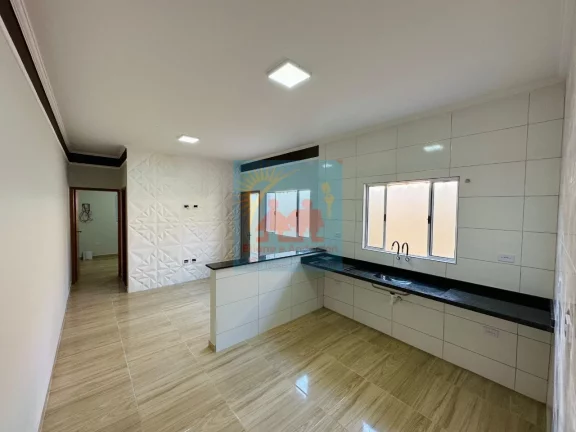 Imagem Casa a 500 Metros da Praia de Mongaguá - Com Piscina e Churrasqueira! 349mil