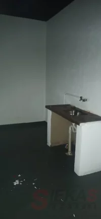 Imagem Sala Comercial para Locação na Vila Constança, São Paulo-SP: 1 Sala, 2 Banheiros, 2 Vagas, 100m² de Área.