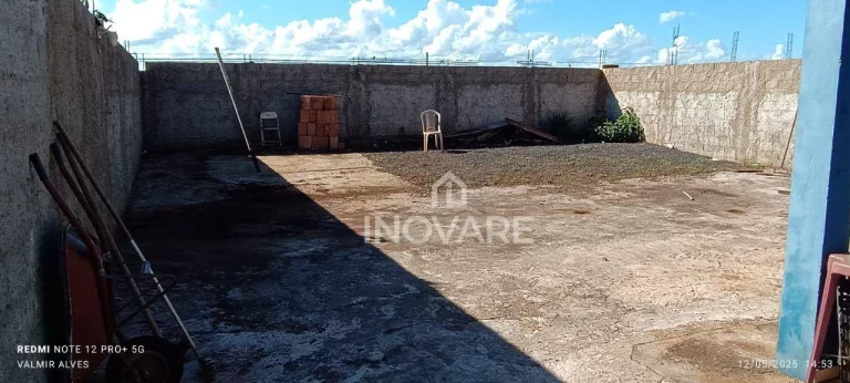Imagem Casa com 2 dormitórios à venda, 85 m² por R$ 255.000,00 - Araporã - Araporã/MG