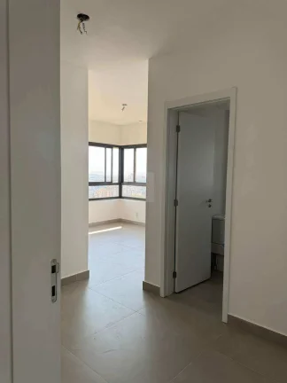 Imagem Hype-Apartamento de luxo à venda em Ribeirão Preto, Jardim Botânico, com 3 quartos, 156m2, sala com pé direito duplo, andar alto frente.