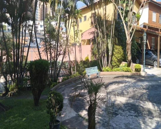 Imagem Sobrado em condomínio fechado