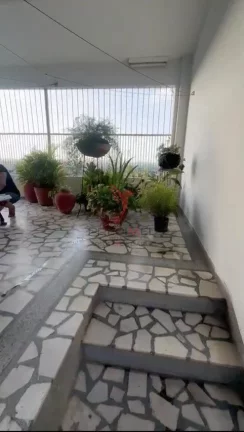 Imagem Vende-se casa com 4 Quartos,2 Suites, 2 Varandas , bela vista no centro da cidade
