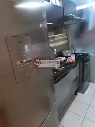 Imagem Vendo SUPER Oportunidade no Jardim Lalo. Apartamento de 2 Dormitórios com Armários, Cozinha com planejados, 1 vaga de garagem. Valor R$ 320.000 valor de oportunidade.