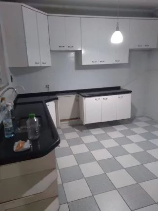 Imagem Sobrado com 3 dormitórios para alugar, 183 m² por R$ 3.550,00/mês - Parque Jaçatuba - Santo André/SP