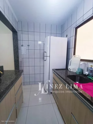 Imagem Apartamento 2 Quartos para Temporada em Itapema, meia praia, 2 dormitórios, 1 suíte, 2 banheiros, 1 vaga