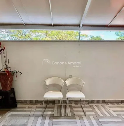 Imagem Linda casa com 3 quartos sendo todos suítes, em condominio completo com excelente localização. 
A...