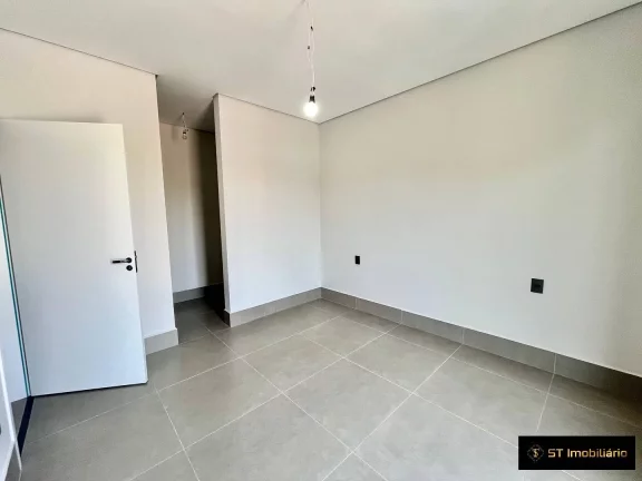Imagem Casa à venda com 4 Suítes em Condomínio Fechado - Bragança Paulista/SP!