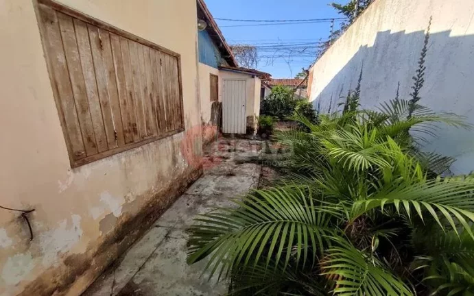 Imagem Casa a venda pra reforma com 750 metros quadrados - Ogiva - Cabo Frio