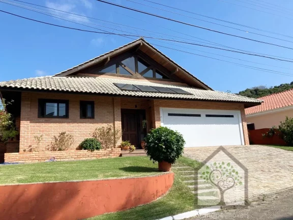 Imagem Casa rústica em condomínio fechado no Sambaqui