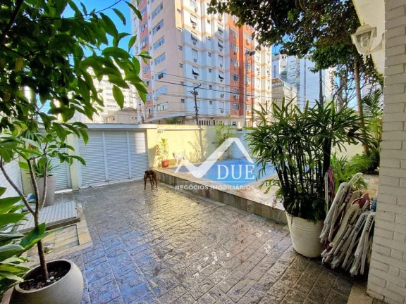 Imagem casa á venda a uma quadra da praia com 3 dormitórios e 1 suíte