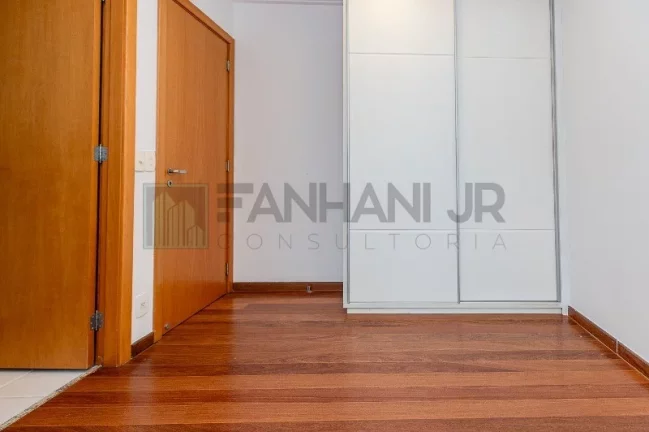 Imagem Venha conhecer o apartamento dos seus sonhos! Totalmente pronto para morar e impecável, este apartamento conta com uma sala ampla e integrada à varand