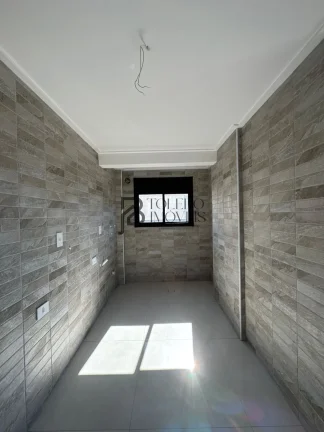 Imagem Apartamento de 2 dormitório, sendo 2 suítes e 2 vagas de garagem privativas. No bairro Canto do Forte
