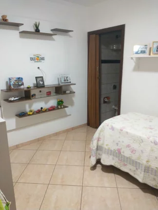 Imagem CASA TÉRREA COM 225 METROS CONSTRUÍDO E EDICULA.