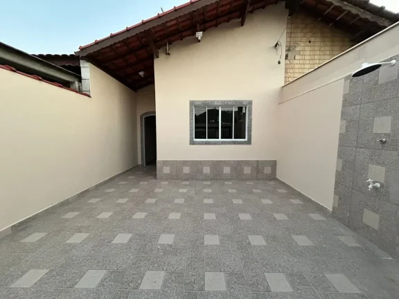 Imagem Casa para Venda em Mongaguá, Vera Cruz, 3 dormitórios, 1 suíte, 1 banheiro, 2 vagas