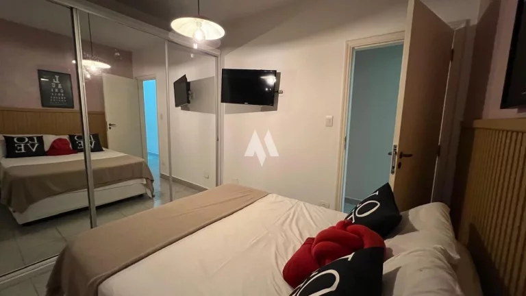 Imagem Casa sobresposta baixa com 03 dormitórios á venda em Santos