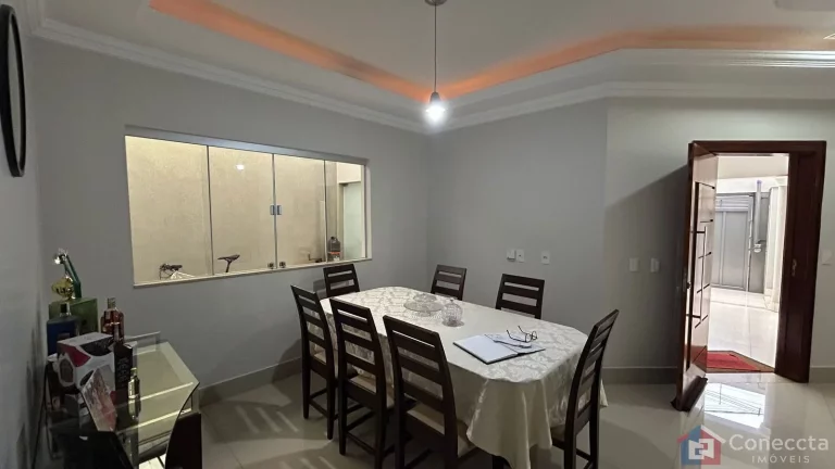 Imagem Casa de Alto Padrão à Venda no Jardim Califórnia – 3 Quartos, Suíte e Espaço Gourmet – Patos de Minas