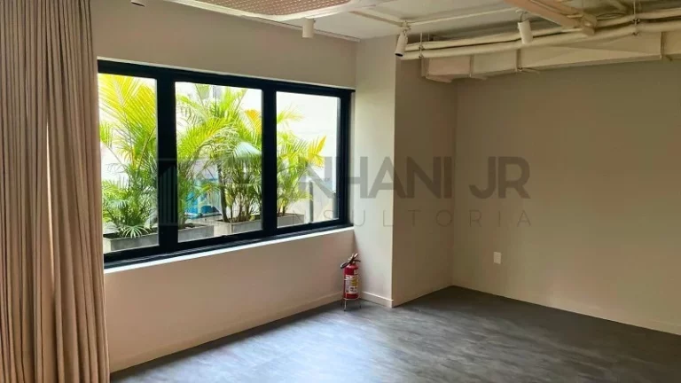 Imagem Prédio Monousuário localizado no privilegiado bairro do Jardim Europa, em uma região de fácil acesso por transporte público e particular. Com um ter