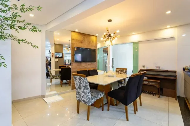 Imagem Casa com Ótima Localização 144 m² 2 Dormitorios e 4 Vagas de Garagens