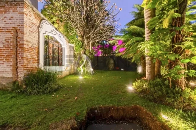 Imagem Oportunidade única: Casa de Alto Padrão no Jardim Europa, São Paulo-SP, com 4 quartos, 4 suítes e 8 vagas de garagem!