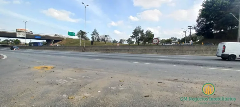 Imagem Área plana no retorno da Raposo Tavares, a 5 km do Rodoanel Mario Covas