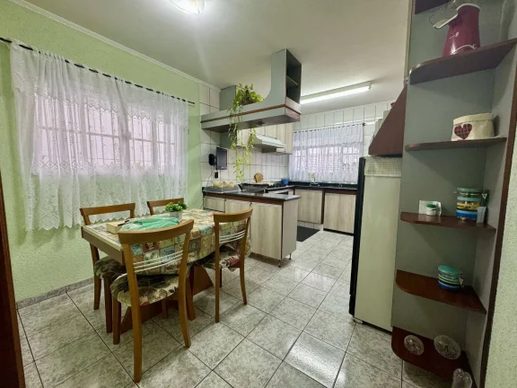 Imagem Sobrado Amplo com 3 Dormitórios e 2 Vagas Próximo ao Shopping Aricanduva