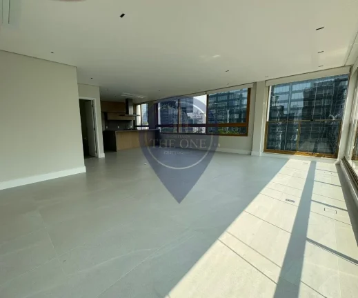 Imagem Apartamento de Luxo para Locação no Itaim Bibi - São Paulo-SP: 3 Quartos, 3 Suítes, 2 Salas, 4 Banheiros, 2 Vagas de Garagem!