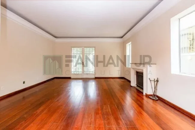 Imagem Casa de luxo no Jardim Paulista: 4 quartos, 3 suítes, 5 banheiros, 4 vagas. 400m² de área. Venda ou locação em SP.