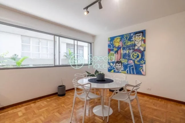 Imagem Apartamento com reforma recente e moderna Jardim Paulista. - Área: 125,00m² - Living com amplos ja...