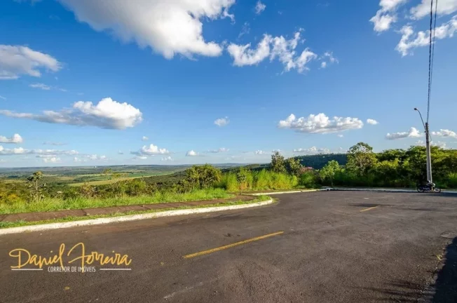 Imagem Daniel Ferreira Vende: Lote plano e nascente - Condomínio Santa Monica