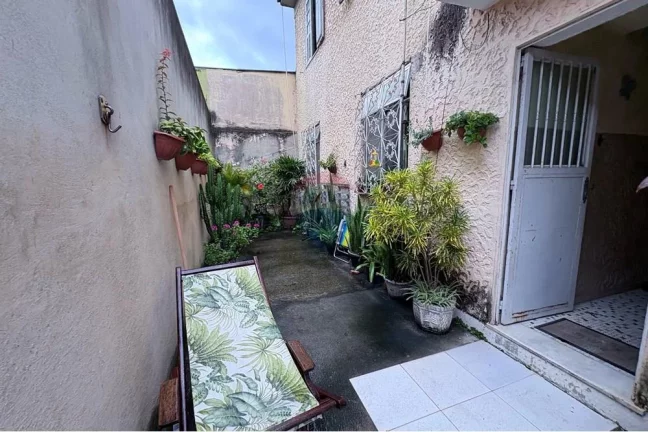 Imagem Apartamento com 50m² e 2 quartos em Cascadura. Rio de Janeiro,