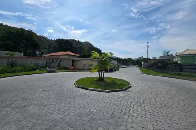 Imagem Terreno em condomínio com 375 m²