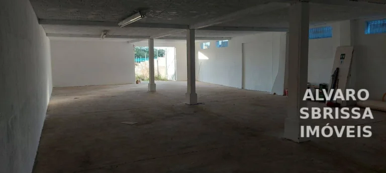 Imagem Galpão comercial com 700 m2 mais 200 m2 no subsolo para locação no B São Luíz em Itu SP localização perfeita para comércios em geral ou igrejas
