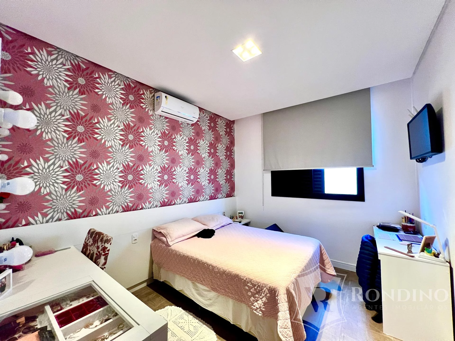 Imagem Casa de alto padrão com 3 suítes no Condomínio Bouganville - Conforto e Sofisticação - Sorocaba - SP