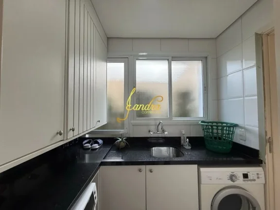 Imagem Sobrado mobiliado e decorado com piscina