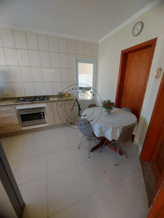 Imagem Encanto e Exclusividade: Casa em Condomínio de Alto Padrão em Valinhos com Conforto e Segurança!