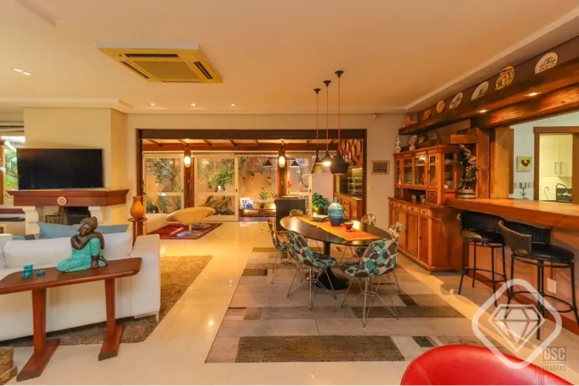 Imagem Casa mobiliada de alto padrão em condomínio exclusivo na Tristeza

Uma residência impecável no c...
