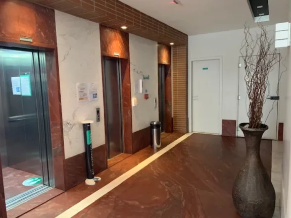 Imagem A 5ª Avenida Imóveis selecionou esta unidade no cobiçado EXPRESSO 2222 Residencia ... Charme: 1/4 mobiliado porteira fechada FRONTAL MAR: R$1.250.000,00